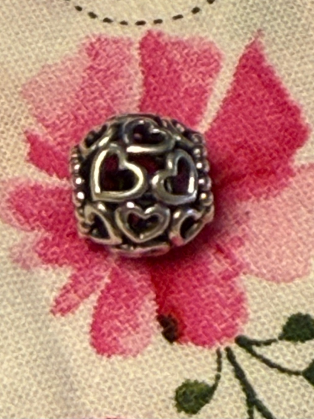 ❤️❤️ Pandora Hearts All Over Sterling Silver Charm Pre-Owned Great Condition